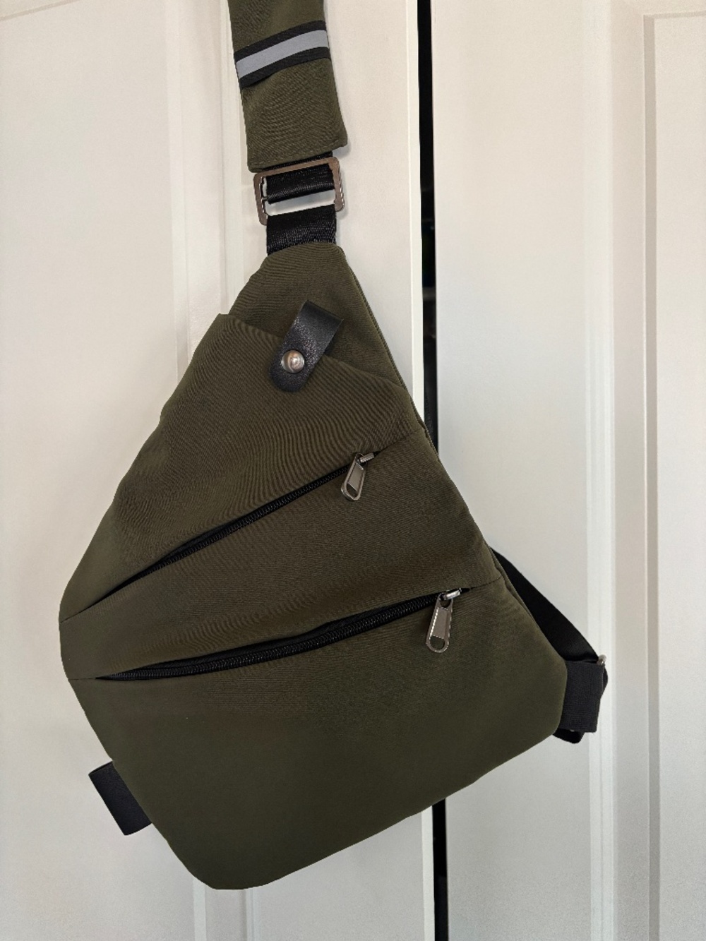 Nice Dark Olive Cross Body Bag
